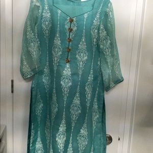 Beautiful 3 piece suit.